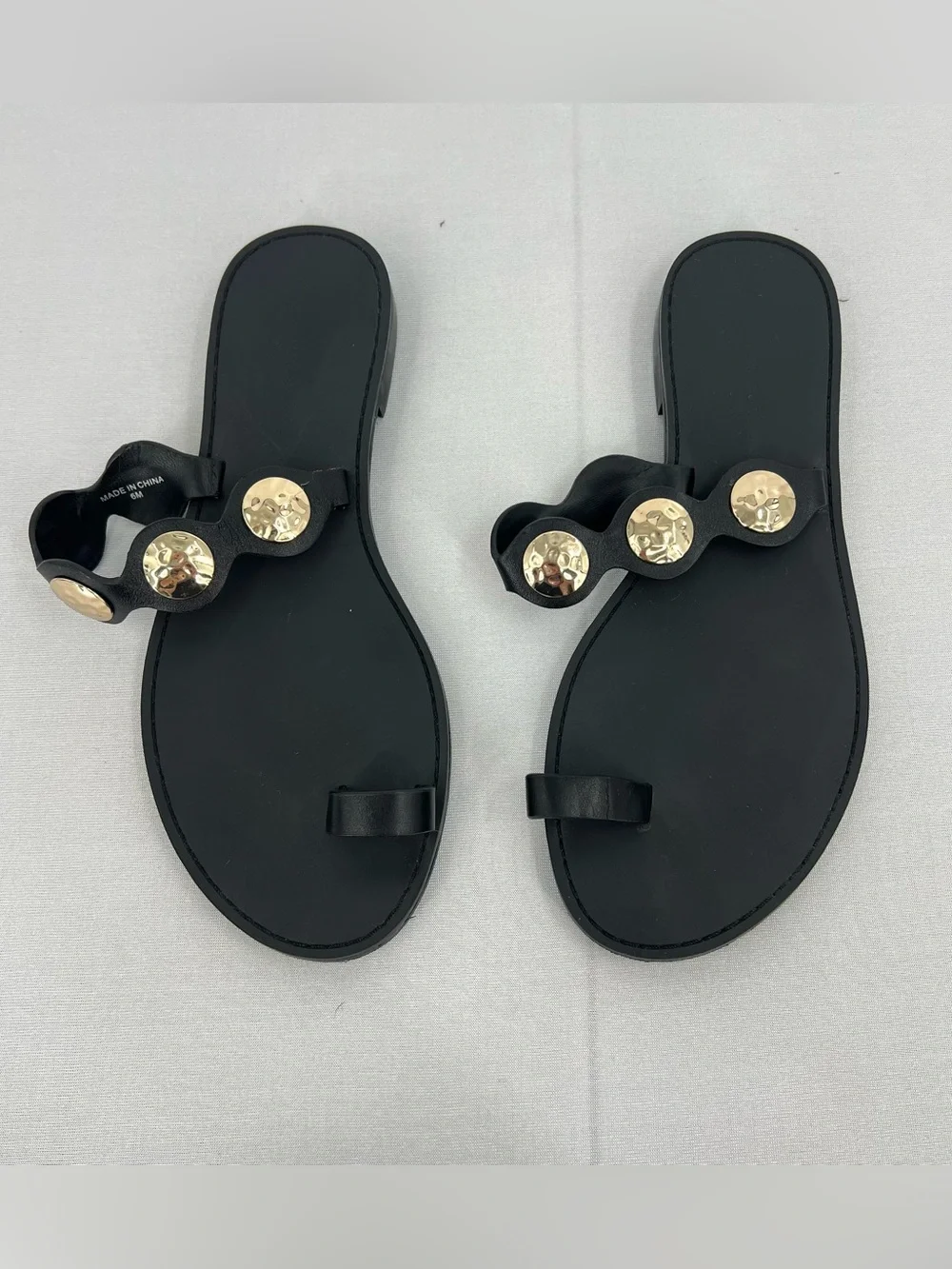 Black Gold accent Leather Toe Ring Sandals 6 old money resort euro summer - Picture 3 of 16